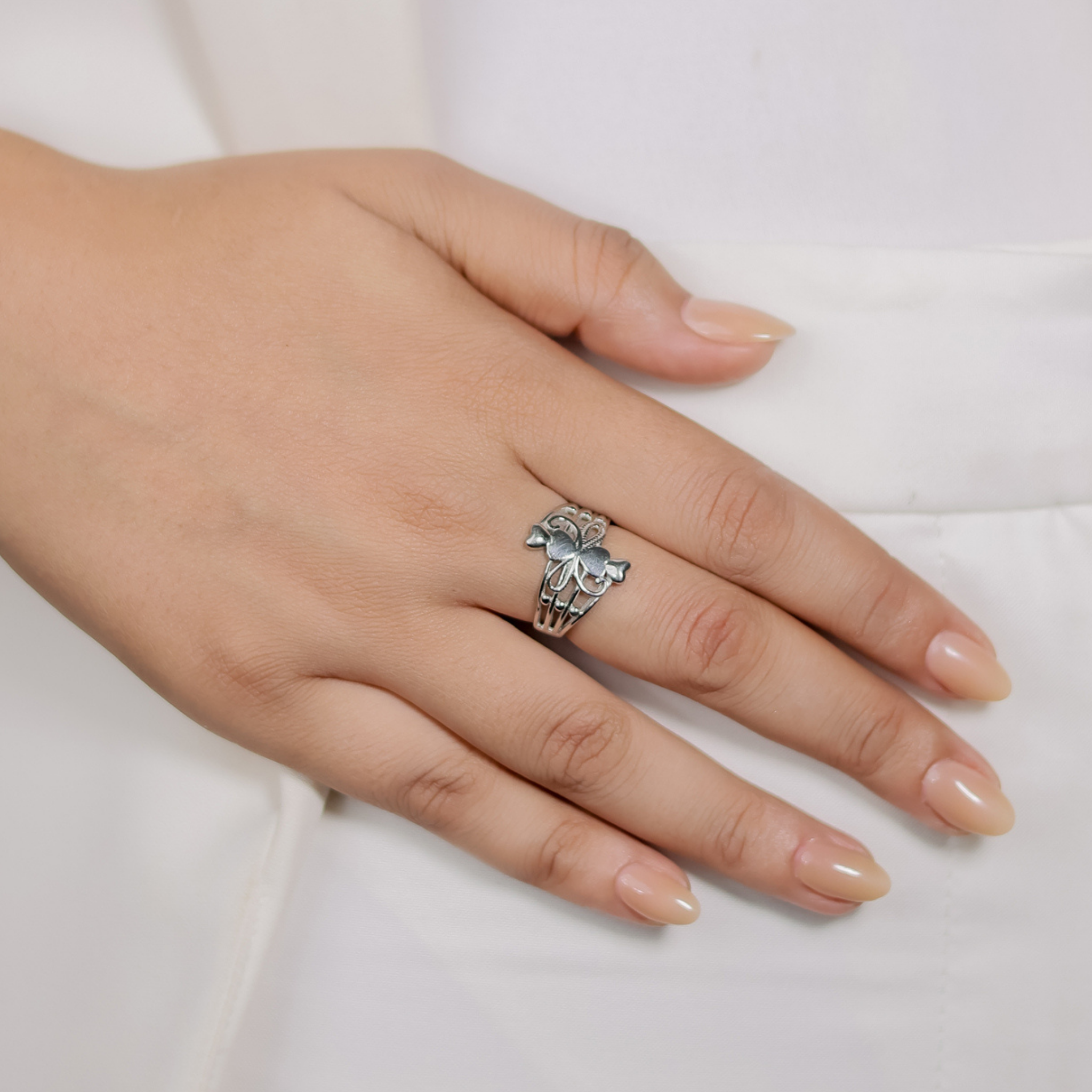 Flower Shape Cocktail Ring, Hallmarked 925 Sterling Silver White Gold - sitabo